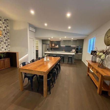 Villa Luxury Escape In Cbd - Walking Distance To Town Tauranga Exterior foto