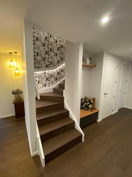 Villa Luxury Escape In Cbd - Walking Distance To Town Tauranga Exterior foto