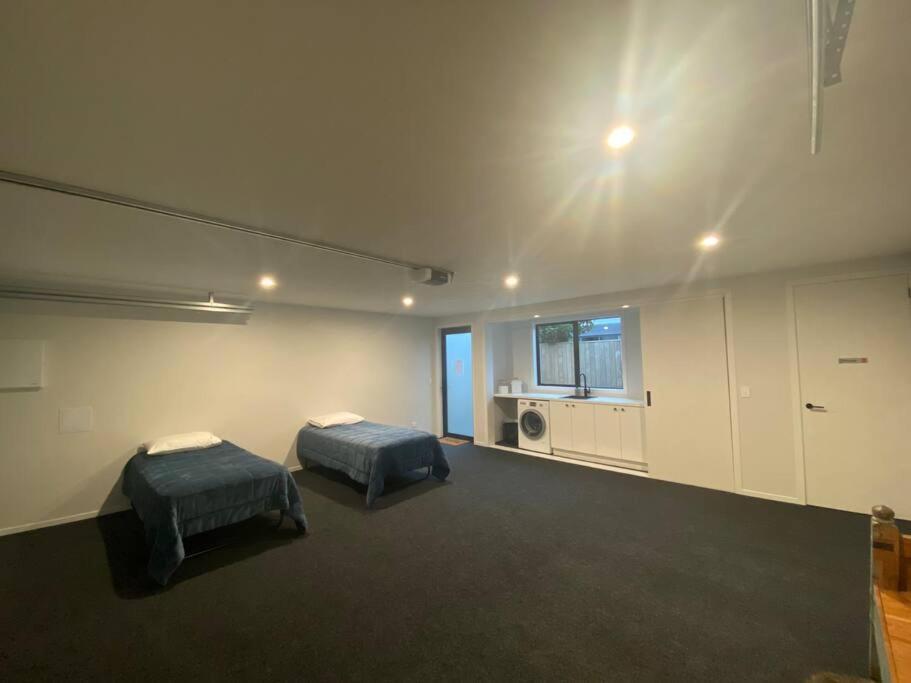 Villa Luxury Escape In Cbd - Walking Distance To Town Tauranga Exterior foto