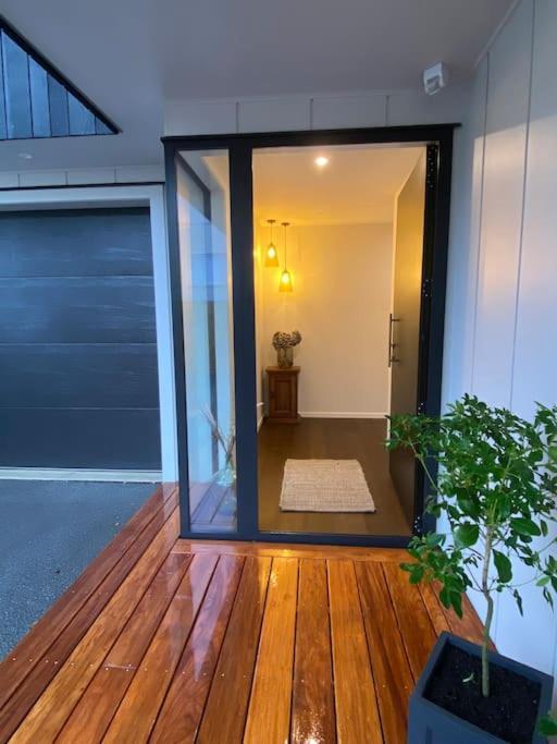 Villa Luxury Escape In Cbd - Walking Distance To Town Tauranga Exterior foto