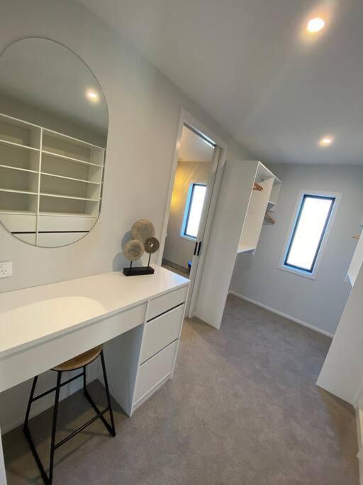 Villa Luxury Escape In Cbd - Walking Distance To Town Tauranga Exterior foto